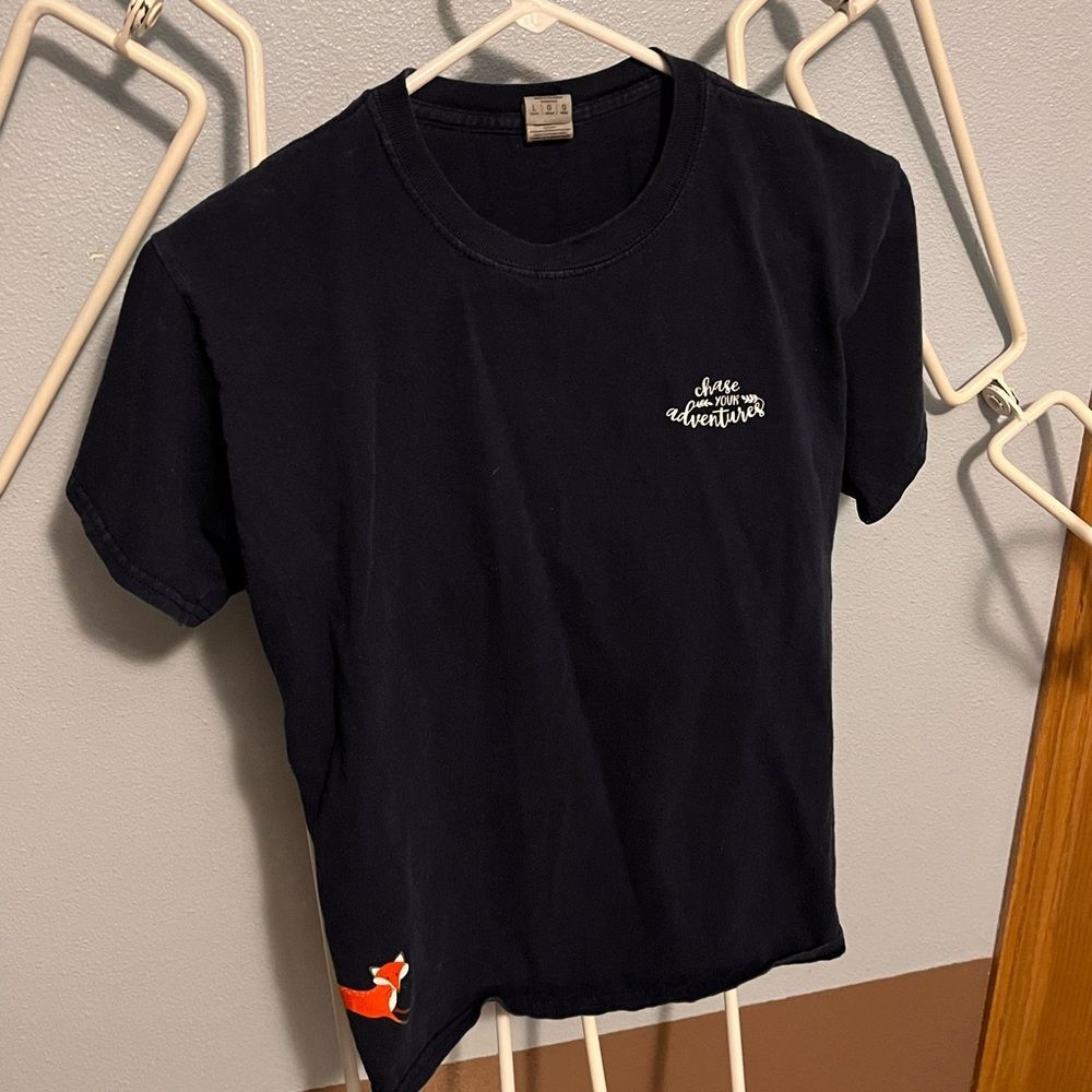 Girl Scouts of Greater Iowa Chase Your Adventure fox t shirt girls size Large